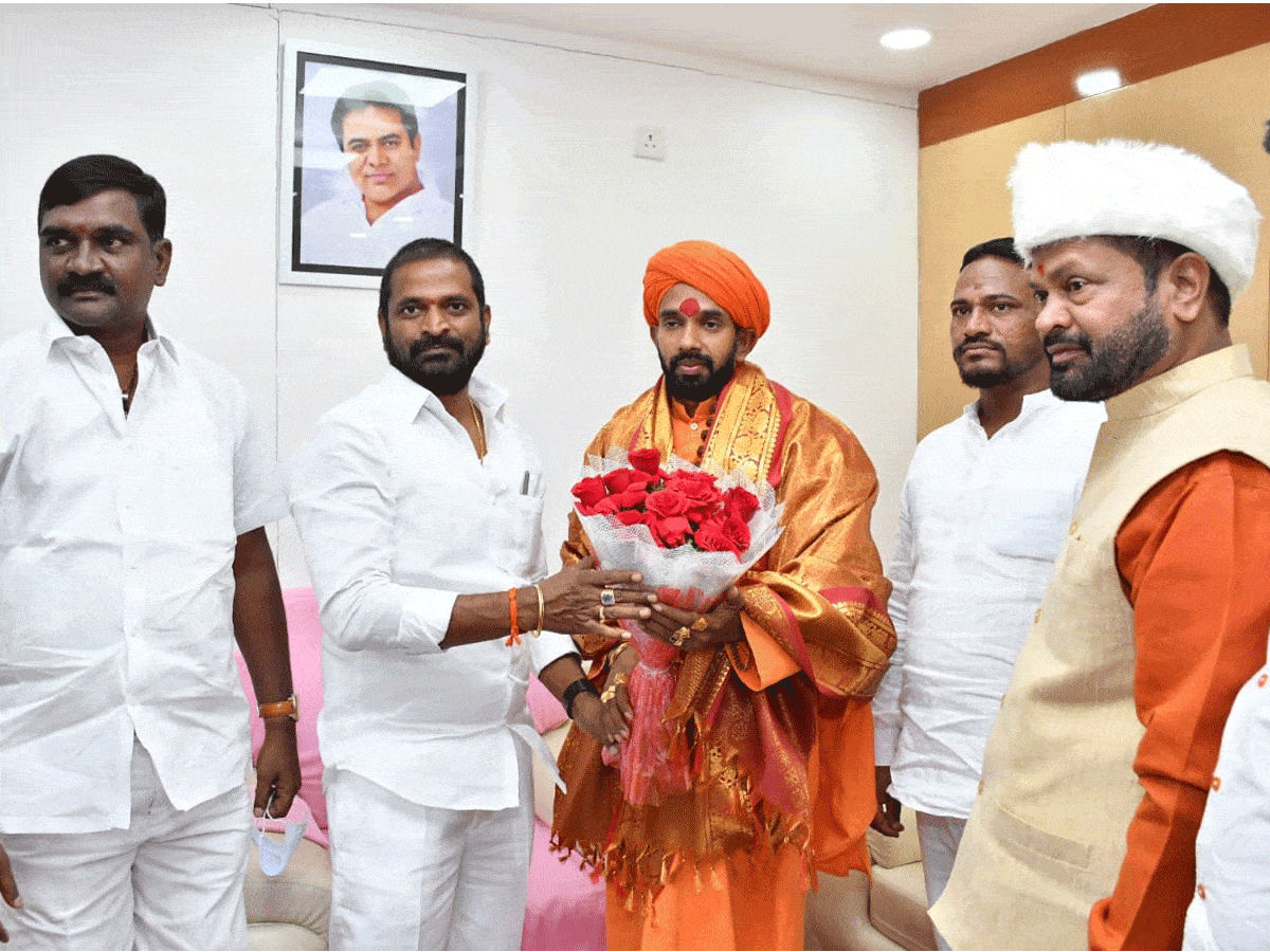 తెలంగాణ గీత కార్మికుల సంక్షేమ పథకాలు అద్భుతం : స్వామి ప్రాణవానంద