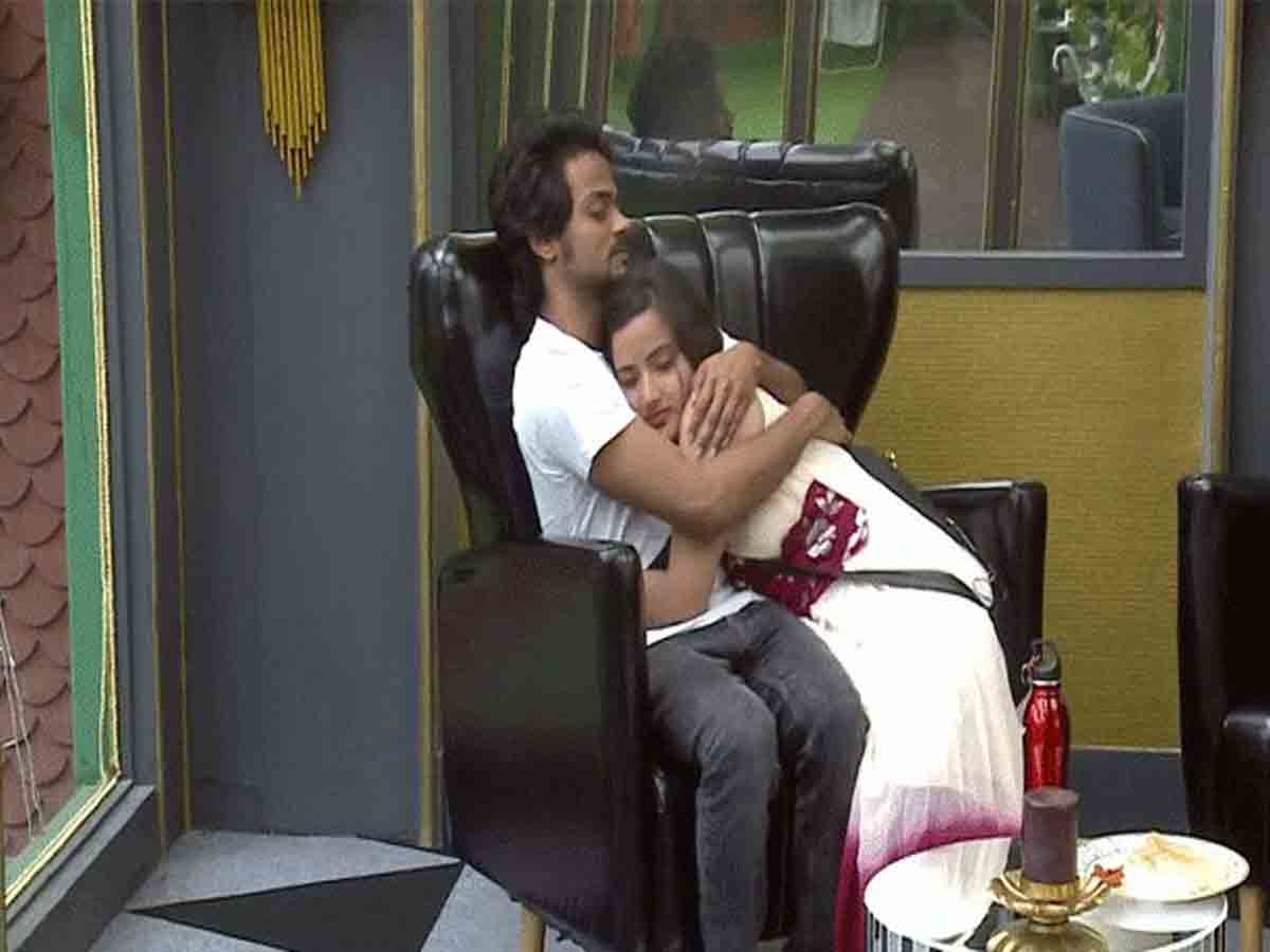 Siri: ష‌ణ్ముఖ్‌ని అదే ప‌నిగా బ్ర‌తిమిలాడిన సిరి.. నీ పని చూసుకో పో అంటూ ఫైర్