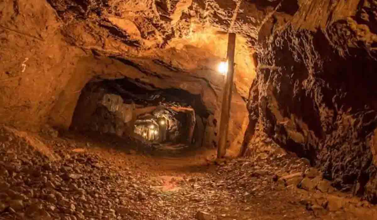 Gold mine | కూలిన బంగారు గని.. 38 మంది మృతి