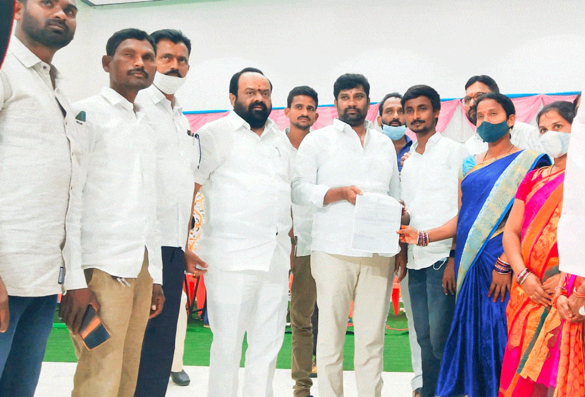 Manchiryala | రూ.5లక్షల ఎల్ఓసీని అందజేసి చేసిన ప్రభుత్వ విప్ బాల్క సుమన్‌