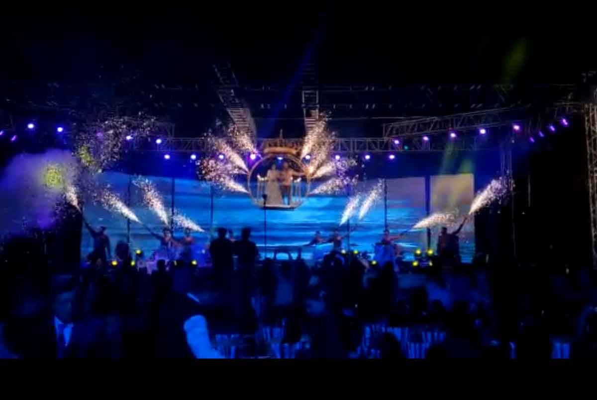 త‌మ పెళ్లిని వెరైటీగా చేసుకోవాల‌నుకొని అడ్డంగా బుక్ అయిన జంట‌.. వైర‌ల్ వీడియో