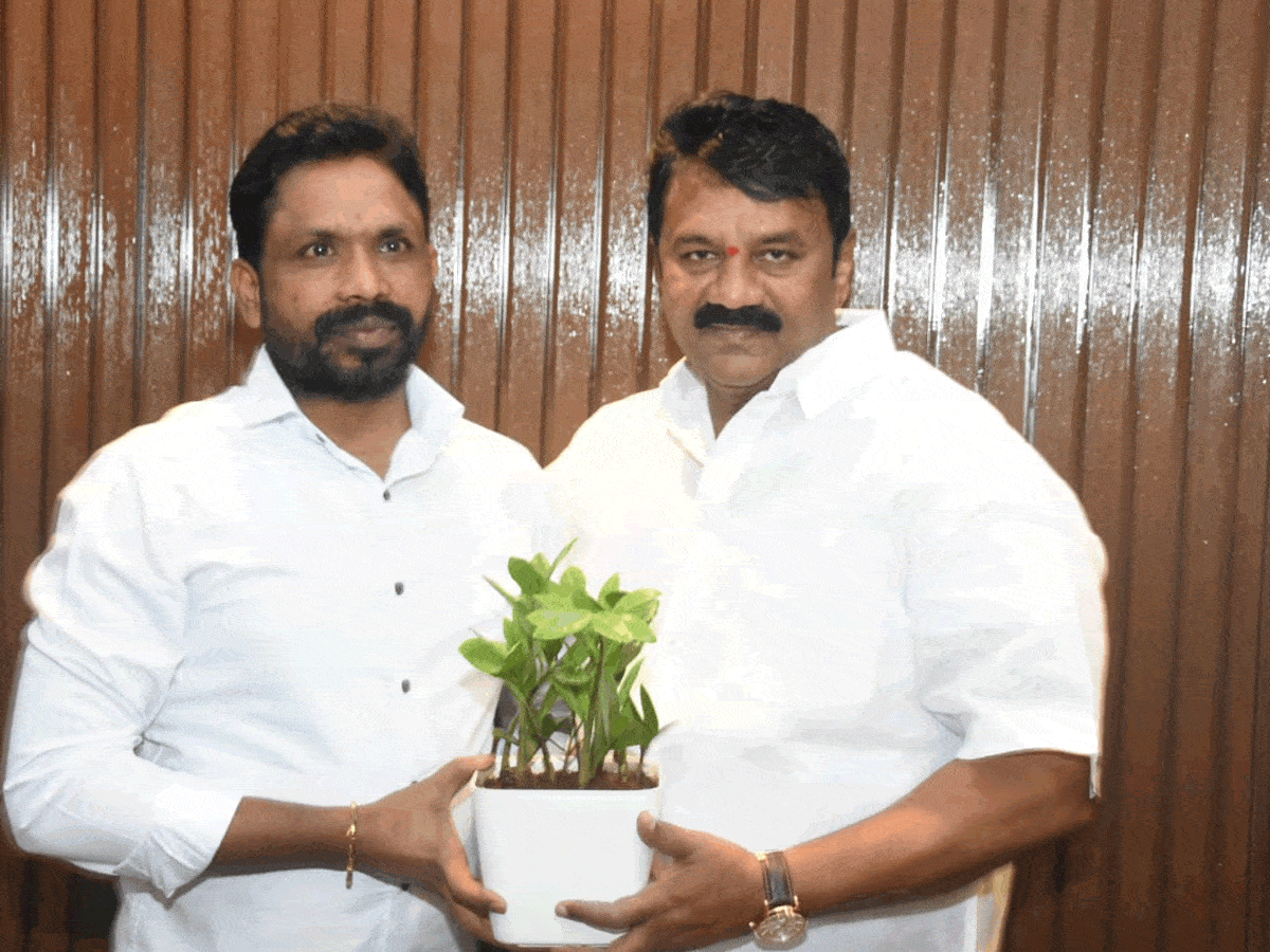 మంత్రి తలసానిని కలిసిన ఎర్రోళ్ల శ్రీనివాస్