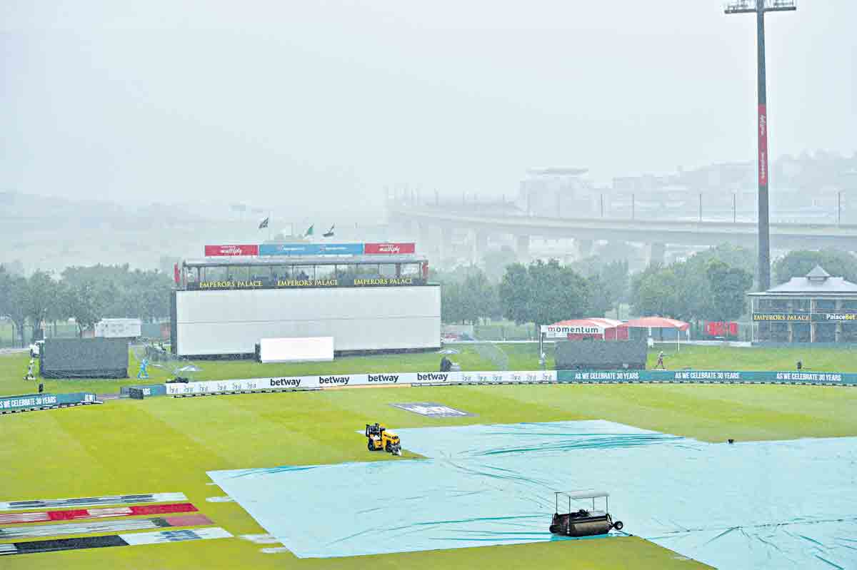 రెండో రోజు ఆట వర్షార్పణం