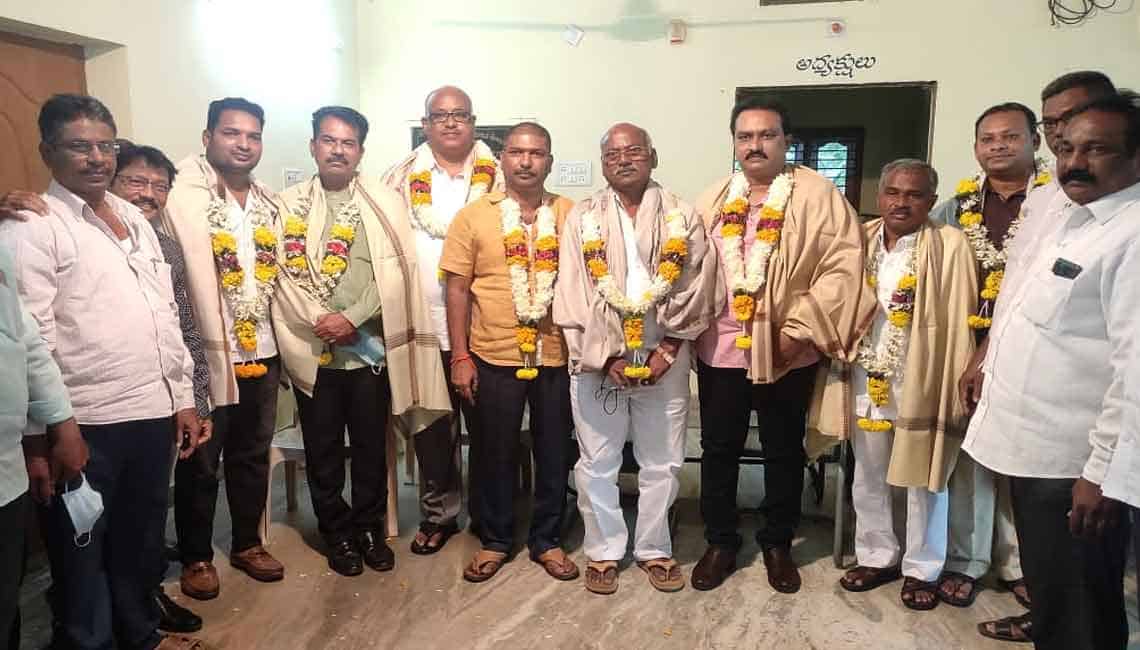 Khammam | సూడా చైర్మన్ బచ్చు విజయ్ కుమార్ ను కలిసిన టీఎన్జీవోస్ నూతన కార్యవర్గం..