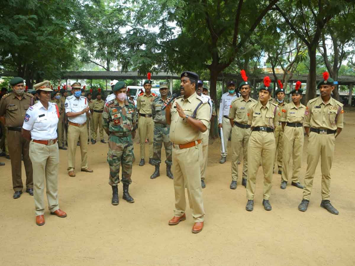 Khammam | ఎన్సీసీ విద్యార్థులకు ట్రాఫిక్‌ నిబంధనలపై అవగాహన..
