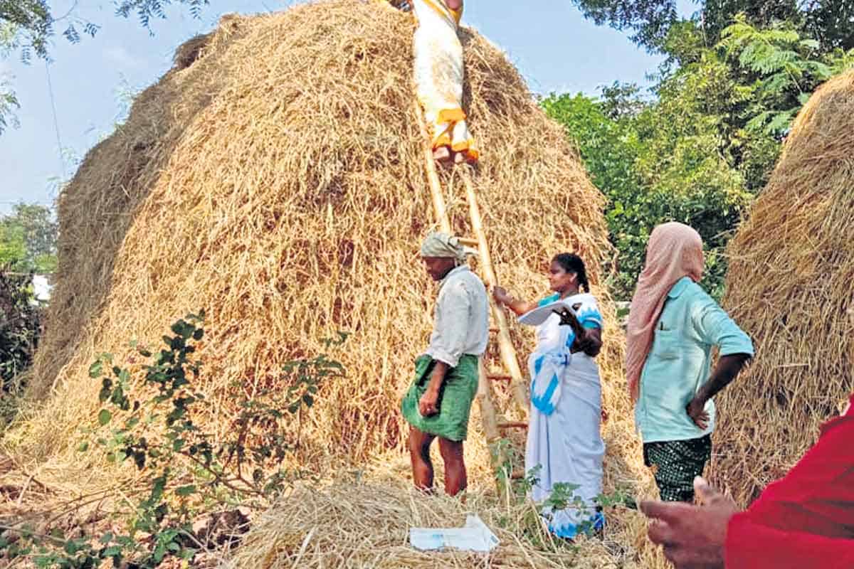 టీకాలు 4 కోట్లు