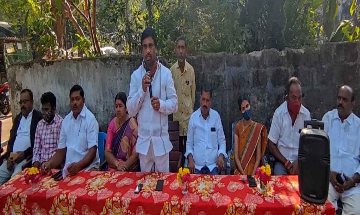 VANAMA | ఎస్ఆర్టీ నగర్ బాధితులను ఆదుకుంటాం : టీఆర్ఎస్ రాష్ట్ర నాయకుడు వనమా రాఘవేందర్రావు..