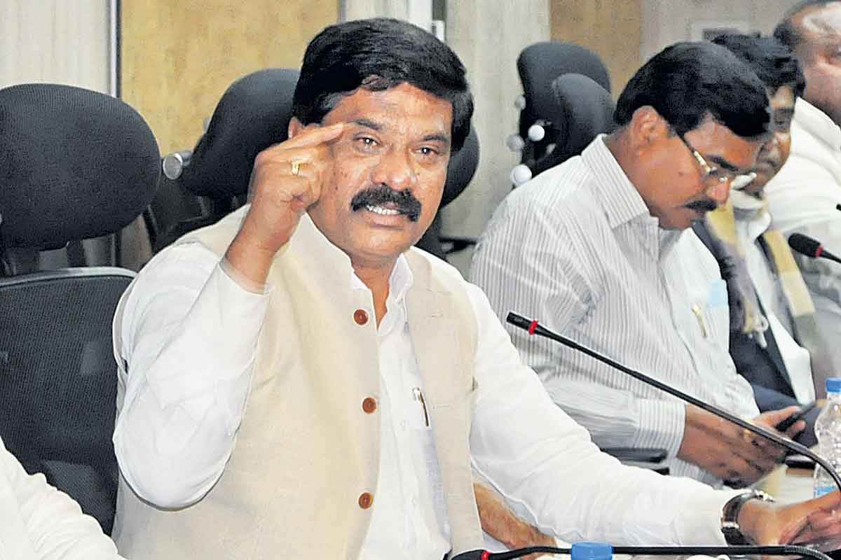 వానకాలం ధాన్యం తీసుకోకుంటే.. ఇండియా గేట్‌ వద్ద పోస్తం