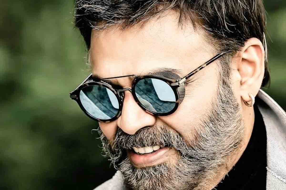 వెంకటేశ్‌ చేతుల్లోకి డ్రైవింగ్ లైసెన్స్.. త్వరలోనే అనౌన్స్‌మెంట్‌