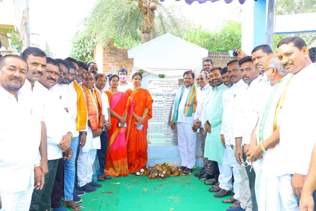 మరో40 రైతు వేదికలు