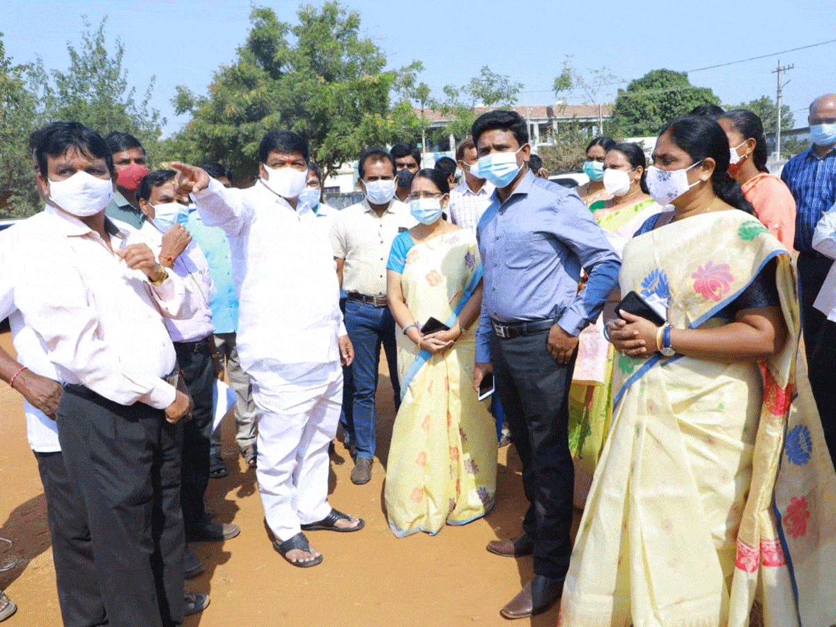 Warangal | కేజీ టు పీజీ విద్యాలయం శాశ్వత భవన నిర్మాణం కోసం స్థల పరిశీలన