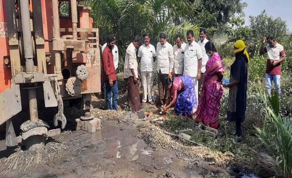 Girivikas scheme | గిరివికాస్ పథకం రైతులకు ఎంతో ఉపయోగం: రైతుబంధు సమితి అధ్యక్షులు అంకిరెడ్డి కృష్ణారెడ్డి…