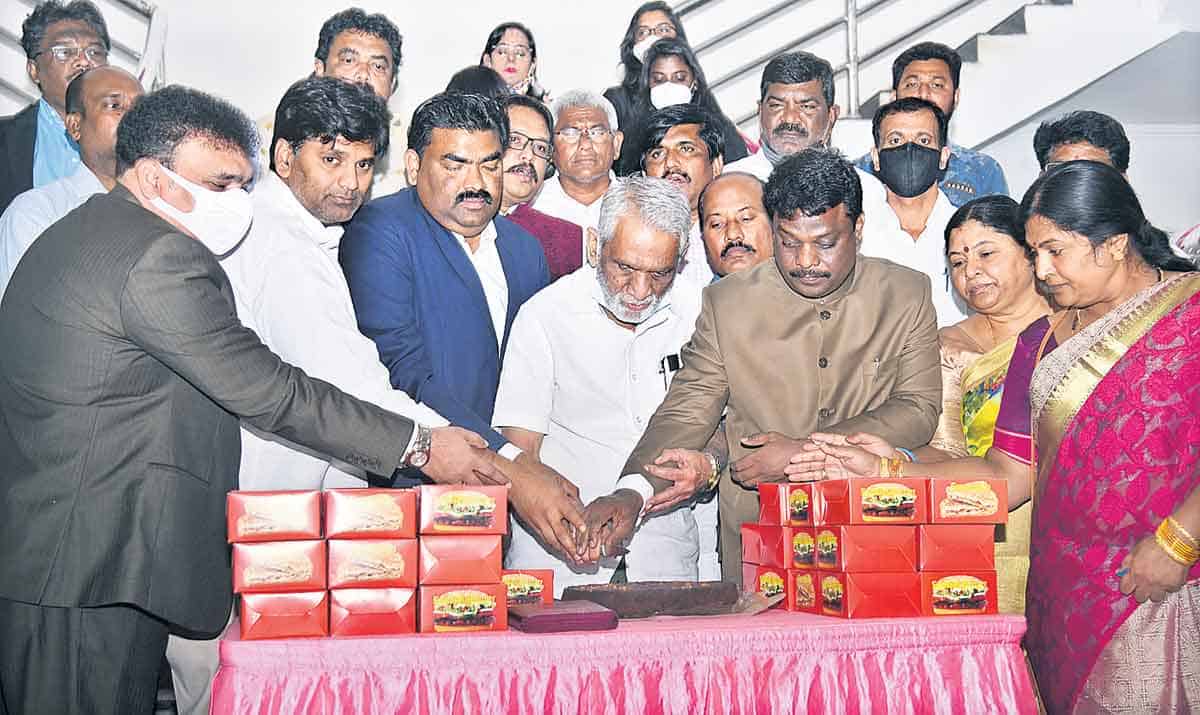 తెలంగాణ భవన్‌లో క్రిస్మస్‌ వేడుకలు