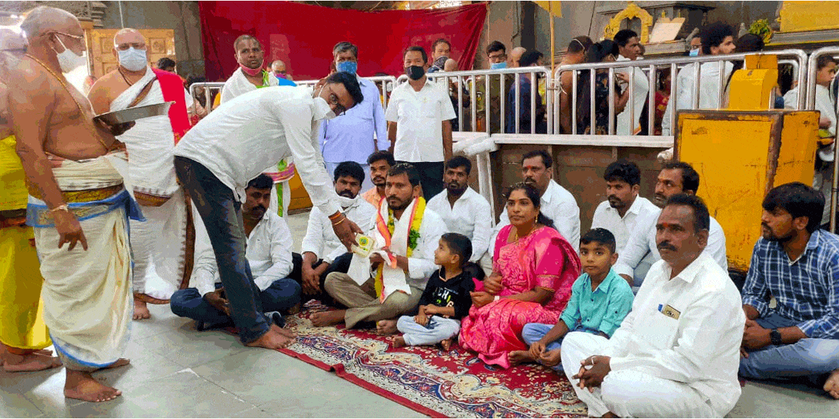 యాదాద్రీశుడి సేవలో..దూదిమెట్ల బాలరాజు యాదవ్