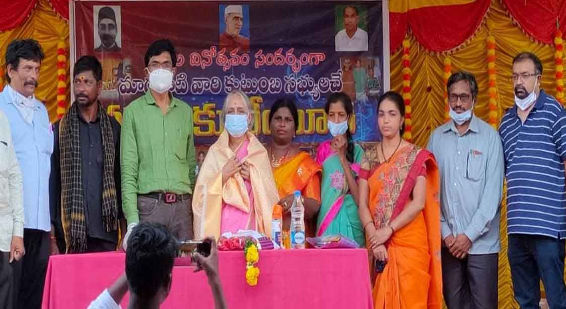 Khammam | ఉత్తమ ప్రతిభ కనబరిచిన విద్యార్థులకు నగదు బహుమతులు..