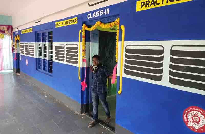 కార్పొరేట్‌కు దీటుగా విద్యాబోధన