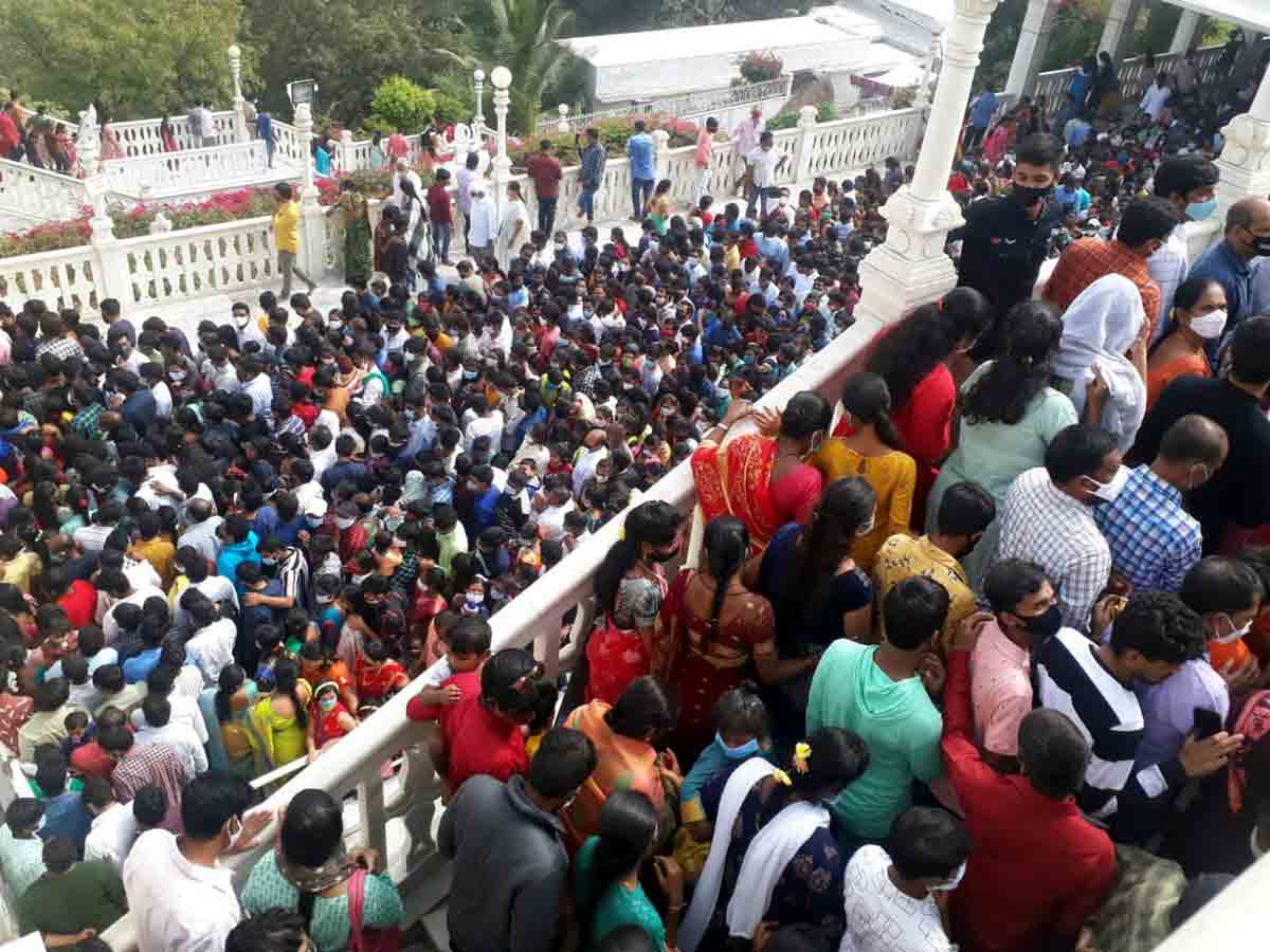 Sangi temple : భక్తులతో కిక్కిరిసిన సంగి ఆలయాలు..