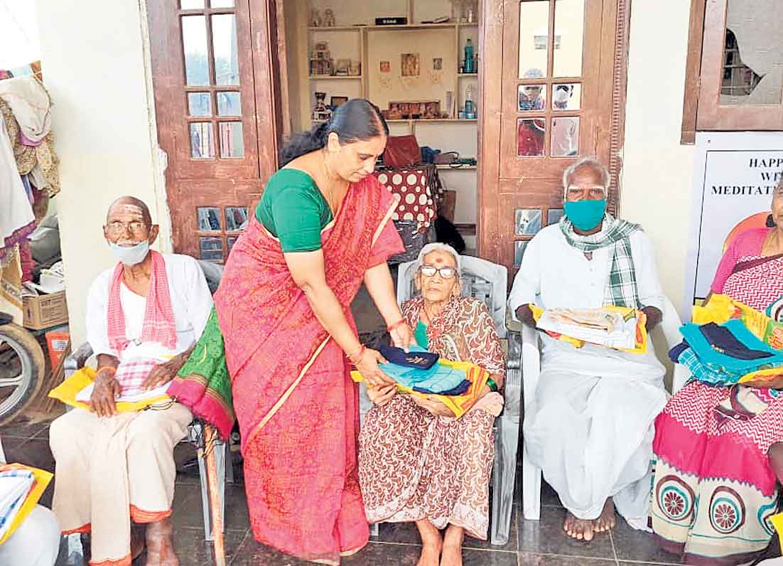 అనాథల ఆభర్ణం