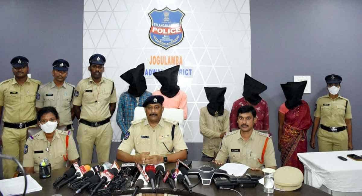 ఆయువు తీస్తున్నారు!