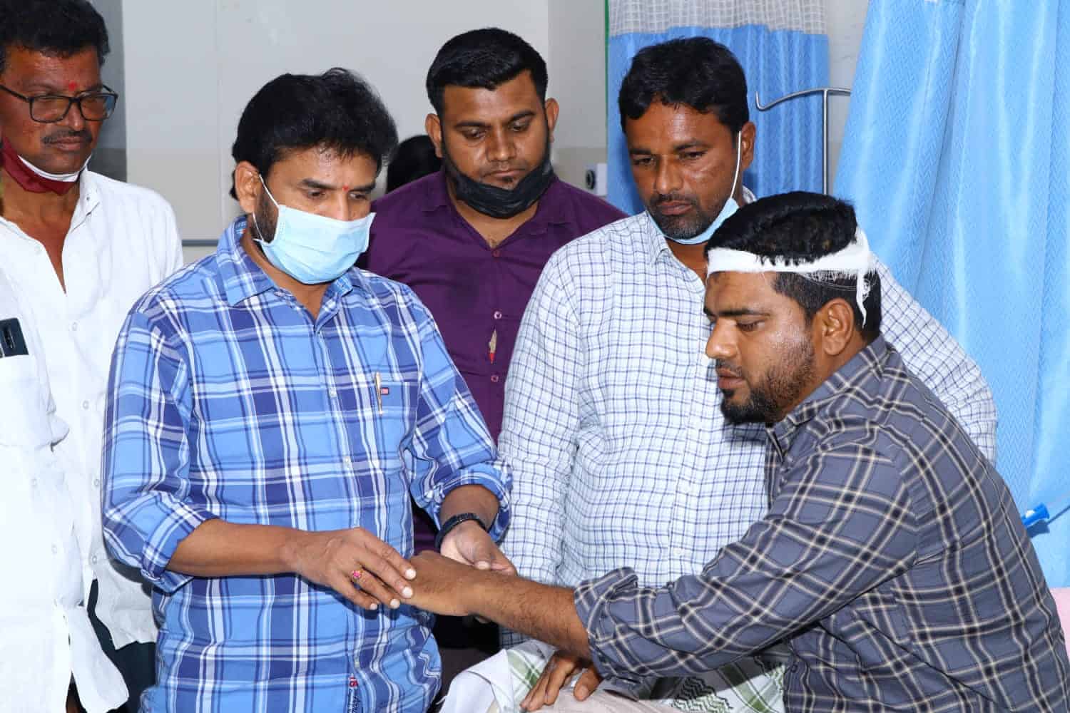 Vikarabad : యూనుస్ త్వరగా కోలుకోవాలి.. ఎమ్మెల్యే ఆనంద్‌