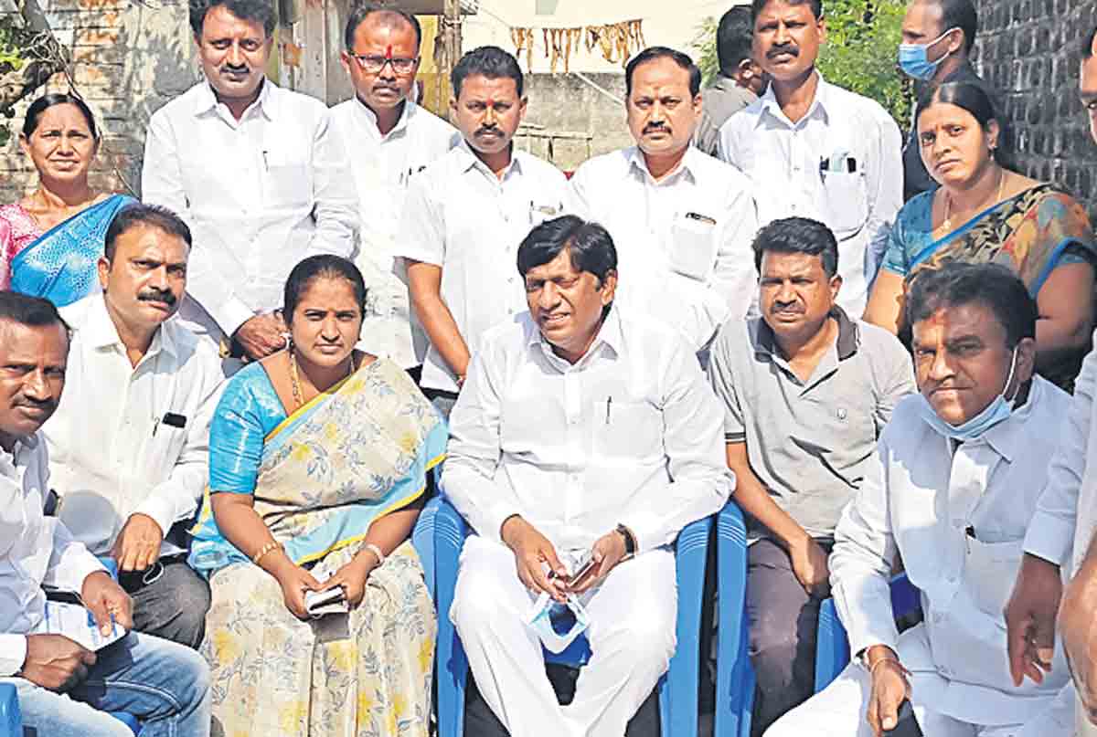 నలుగురు ఎంపీలుండి ఏం తెచ్చారు?