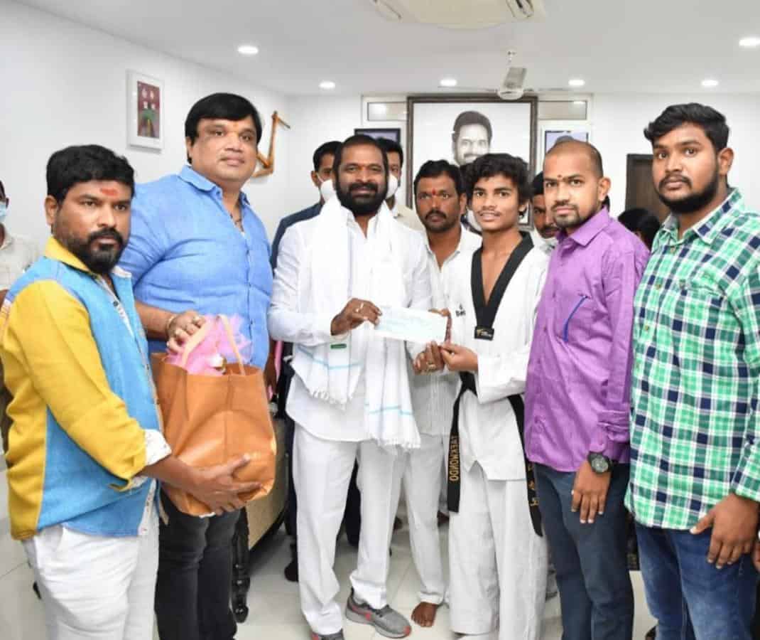 Minister congratulates | తైక్వాండో క్రీడాకారుడికి మంత్రి అభినందనలు