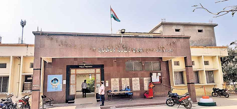 బకాయిలపై బల్దియా ప్రత్యేక దృష్టి