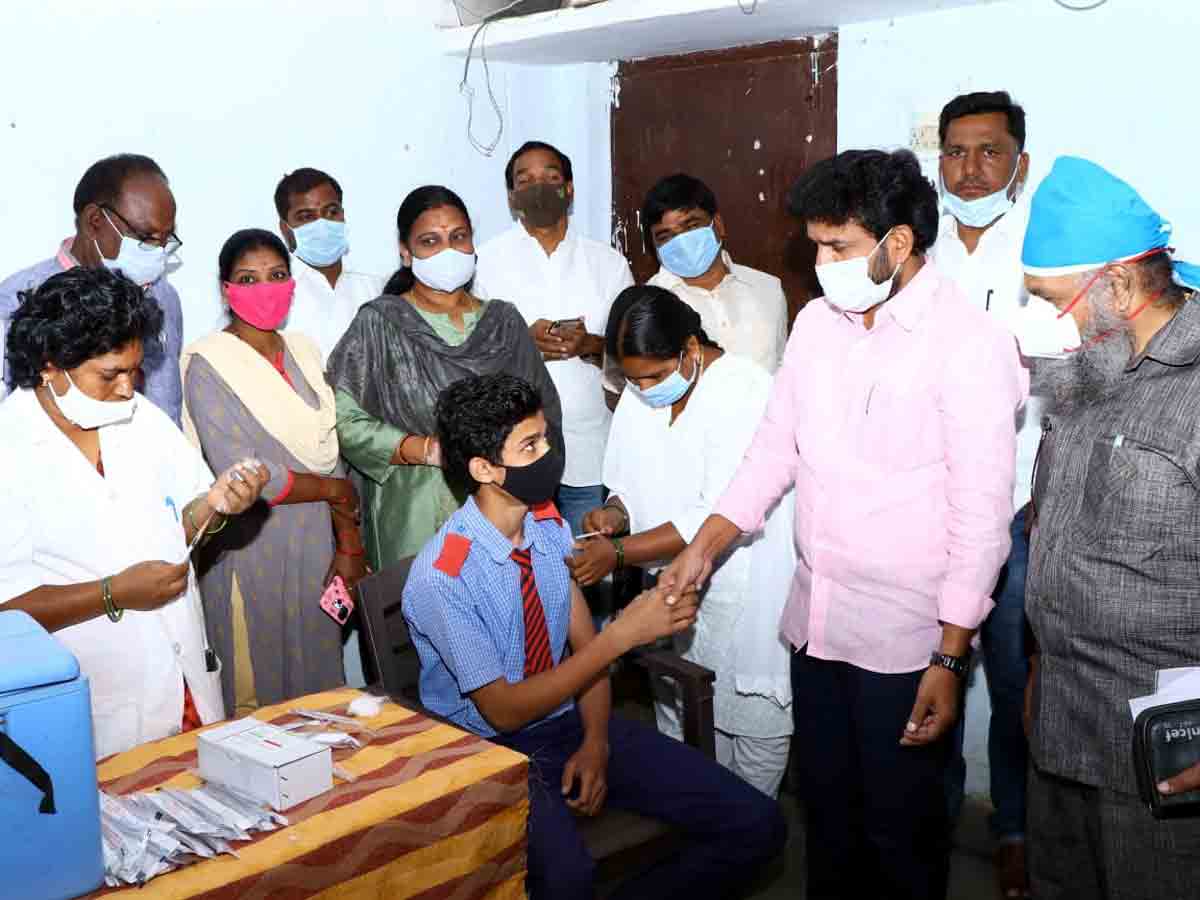 covid vaccine : పిల్లలకు బాధ్యతగా కరోనా టీకా వేయించాలి.. ఎమ్మెల్యే ఆనంద్‌