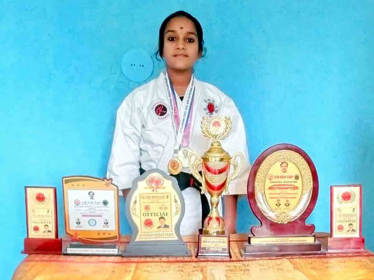 Karate : జాతీయస్థాయి కరాటేలో గోల్డ్‌ మెడల్‌..