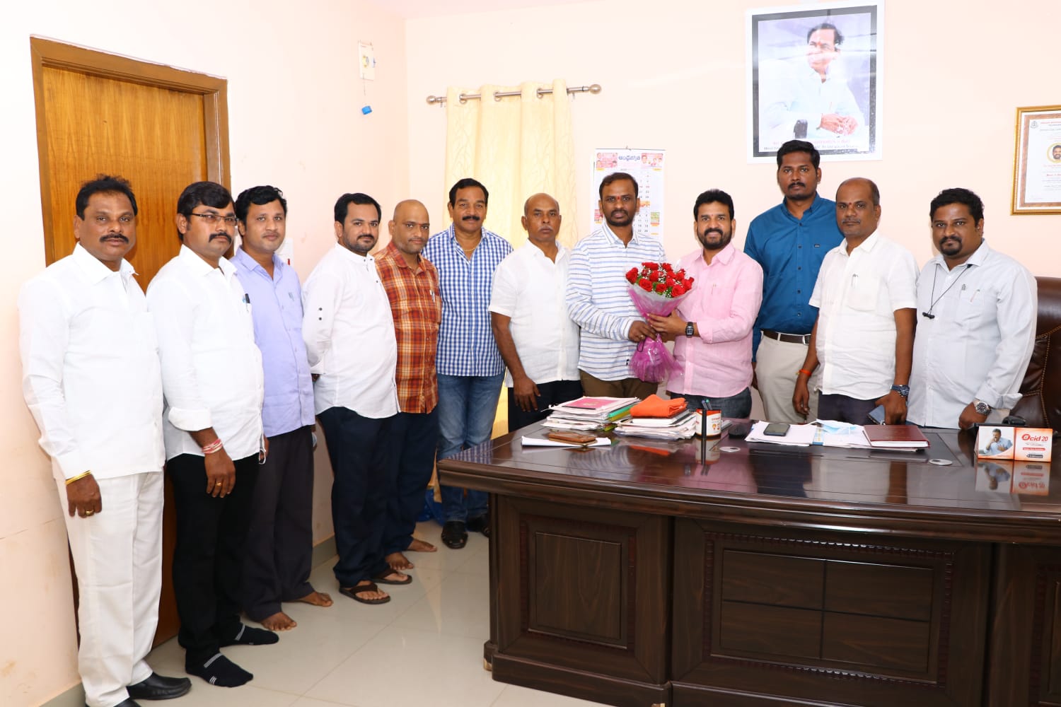 Vikarabad : ఎమ్మెల్యే ఆనంద్‌ కలిసిన ట్రేసా సంఘం సభ్యులు..