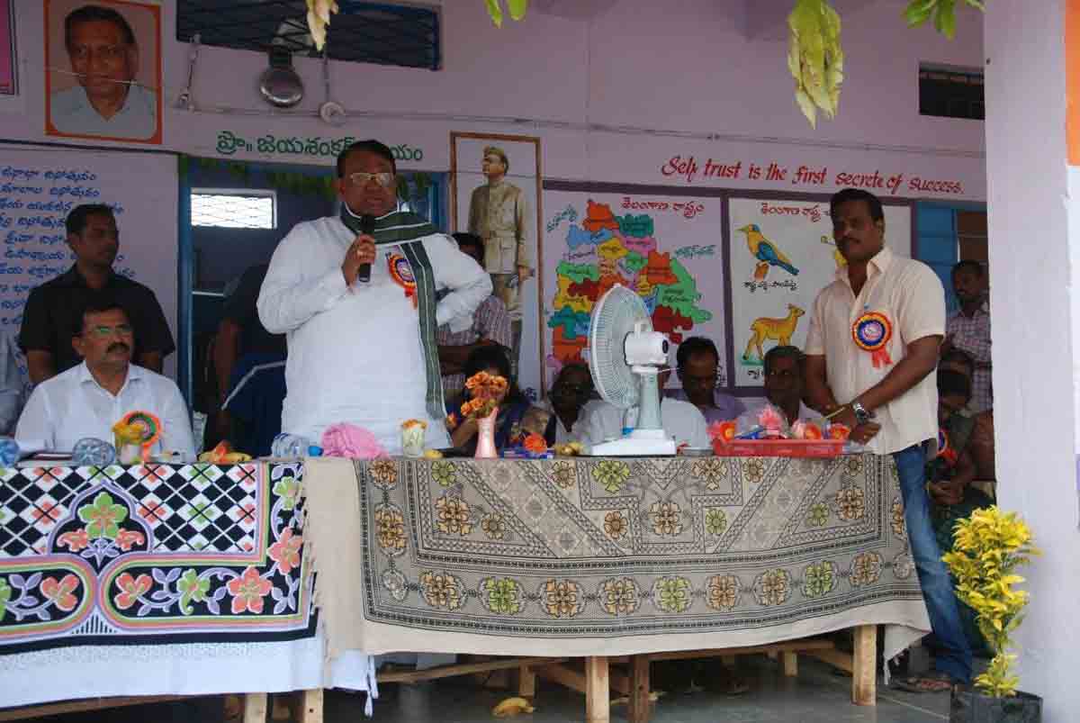 ఇంగ్లిష్‌తో నిలబడింది!