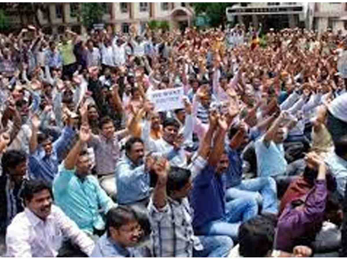 ప్రభుత్వ బిల్లులను ప్రాసెస్ చేయం : ఏపీ ట్రెజరీ డైరెక్టర్‌కు పే అండ్‌ అకౌంట్స్‌ ఉద్యోగుల లేఖ