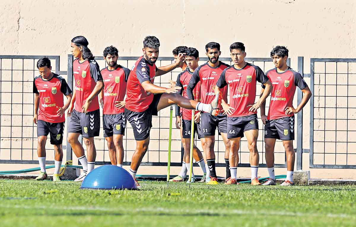 హైదరాబాద్‌ X ఈస్ట్‌ బెంగాల్‌