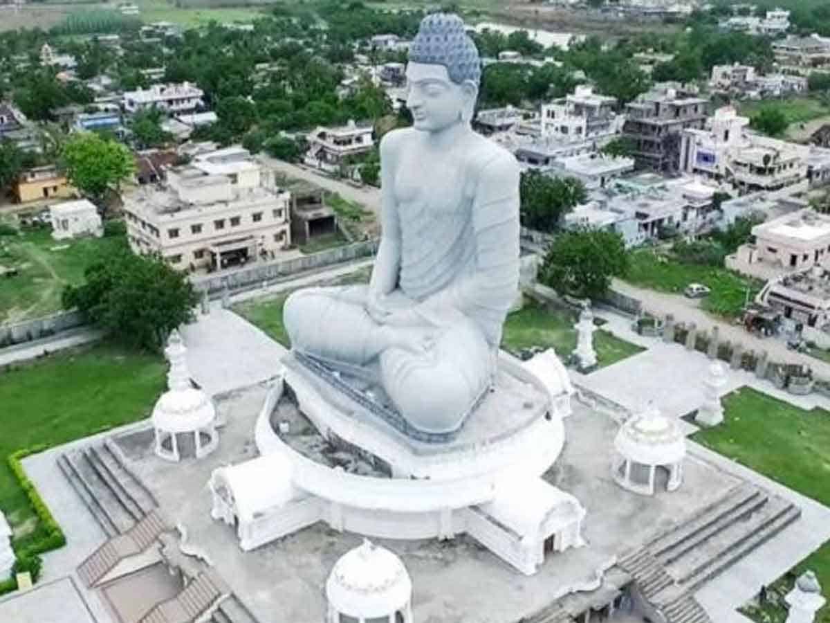 అమరావతిలో విలీనాన్ని వ్యతిరేకించిన గ్రామస్థులు..