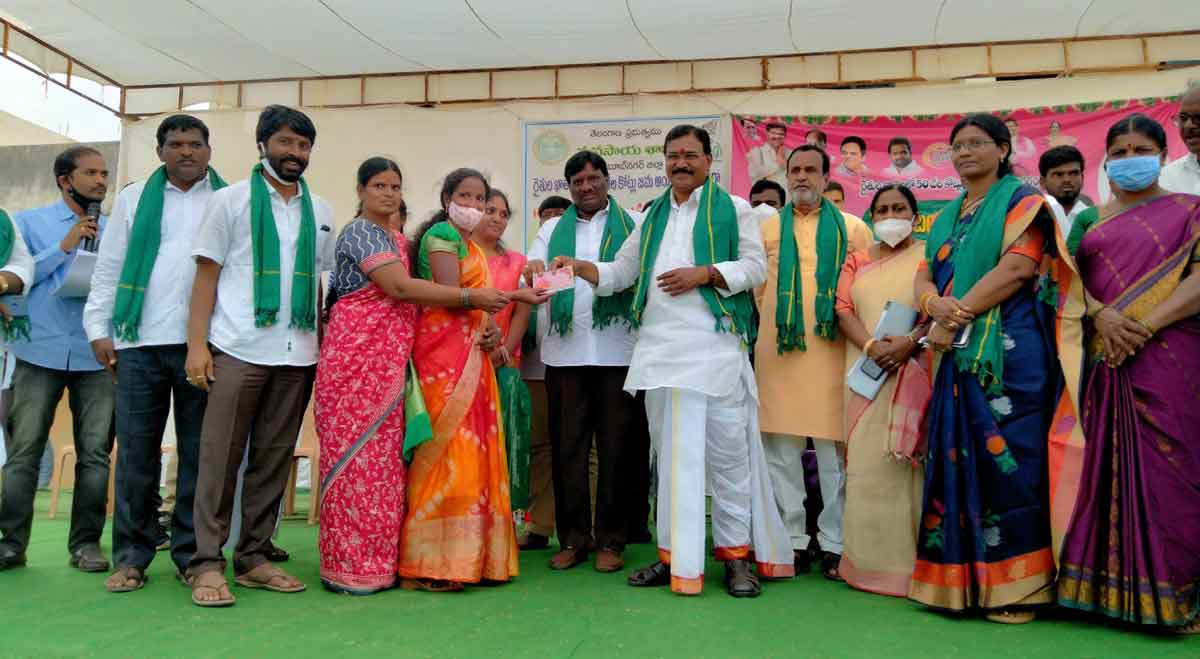 సంక్షేమంతో అండ