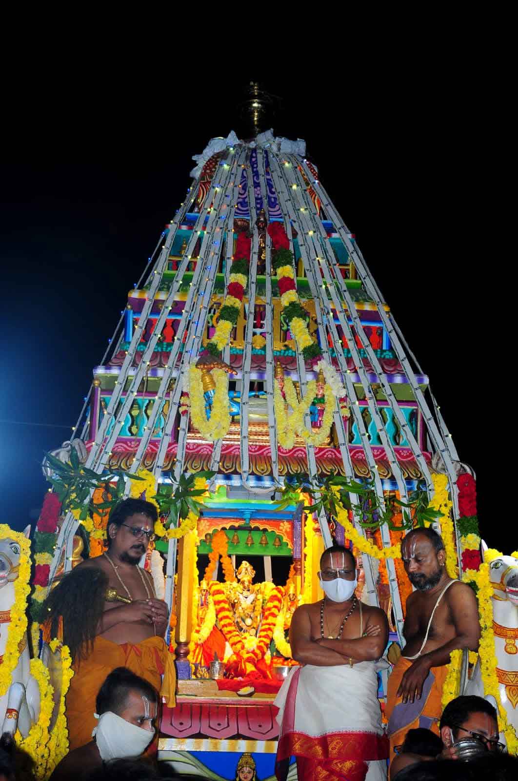 నేత్రపర్వం.. రథోత్సవం