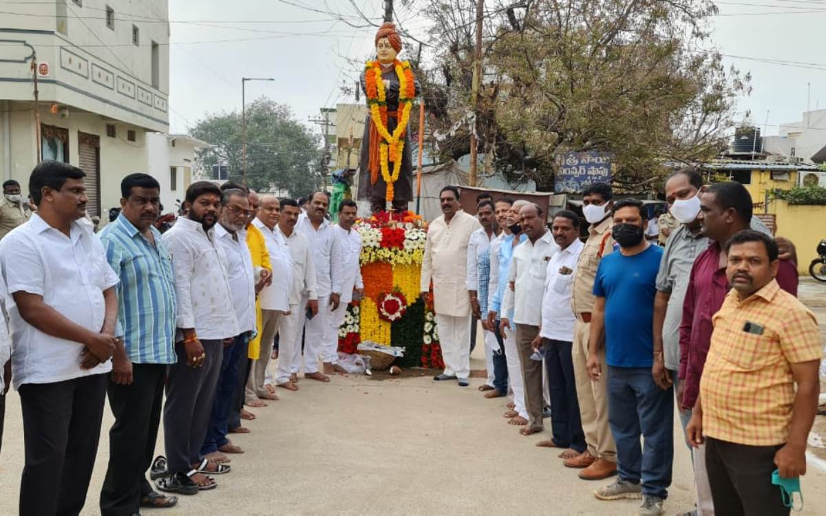 Vivekananda jayanti | పద్మశాలిపురంలో ఘనంగా వివేకానంద జయంతి