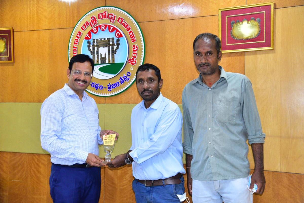 V. C. Sajjanar | ఆర్‌టీసీ ఎండీ సజ్జనార్‌కు వివేకానంద‌ అవార్డు