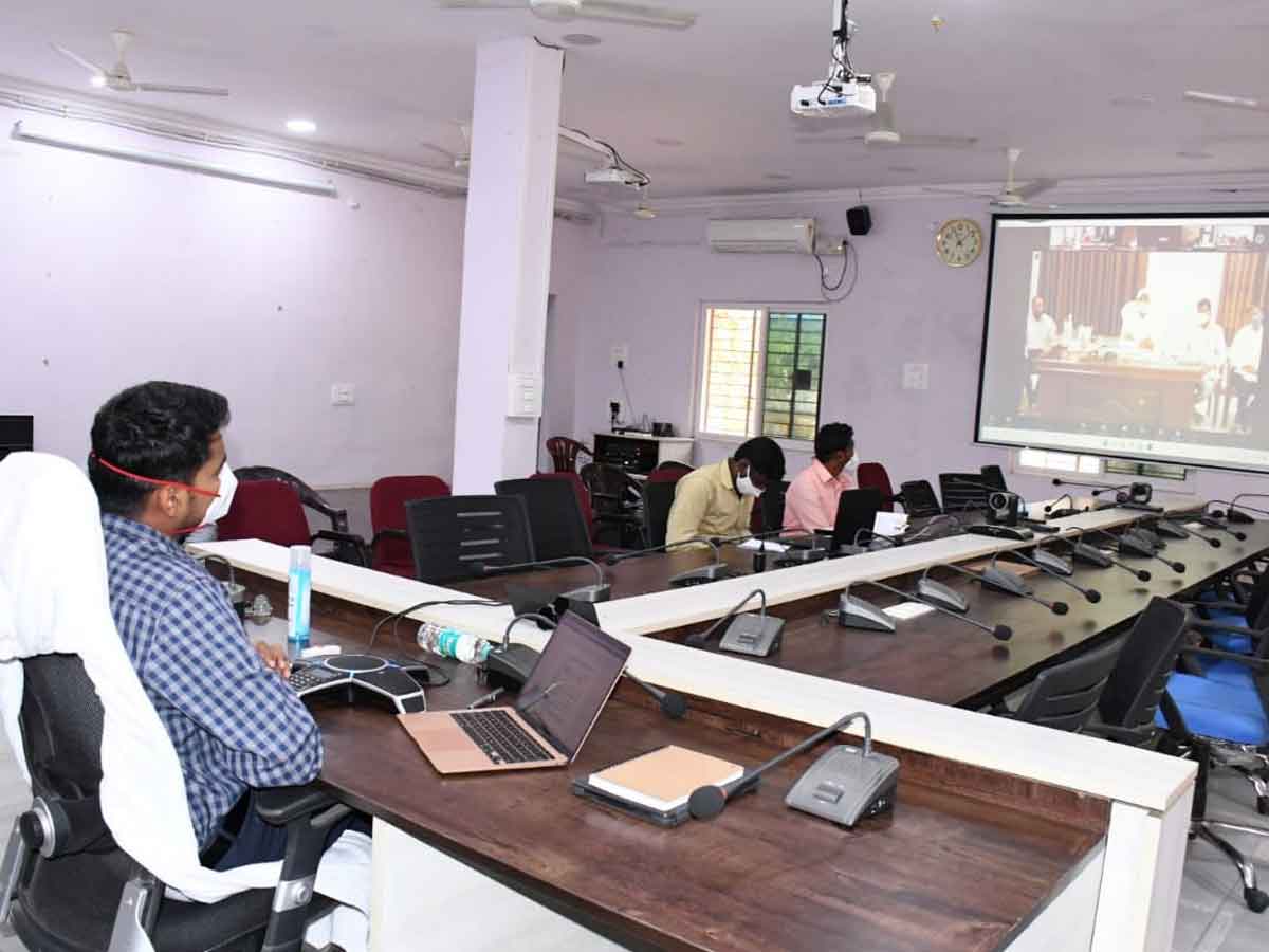 ప్రభుత్వ భూములపై ప్రత్యేక దృష్టి