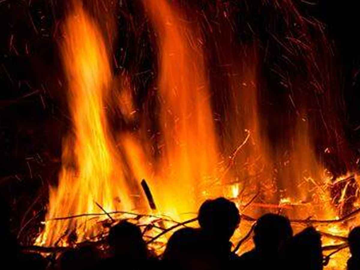 మంటల్లో చిక్కుకుని వ్యక్తి సజీవదహనం..