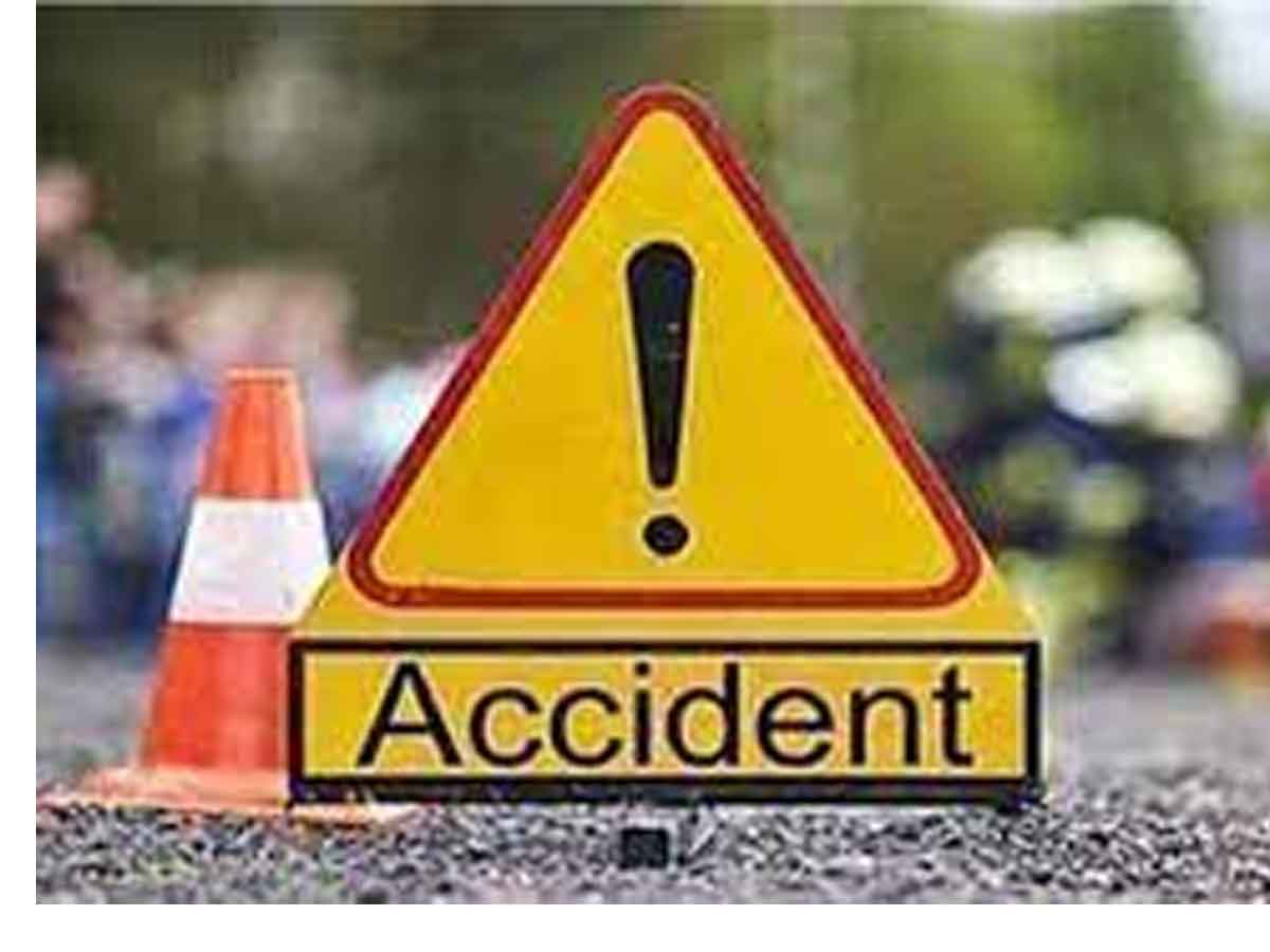 లోయలో పడ్డ జీపు.. ఇద్దరు మృతి