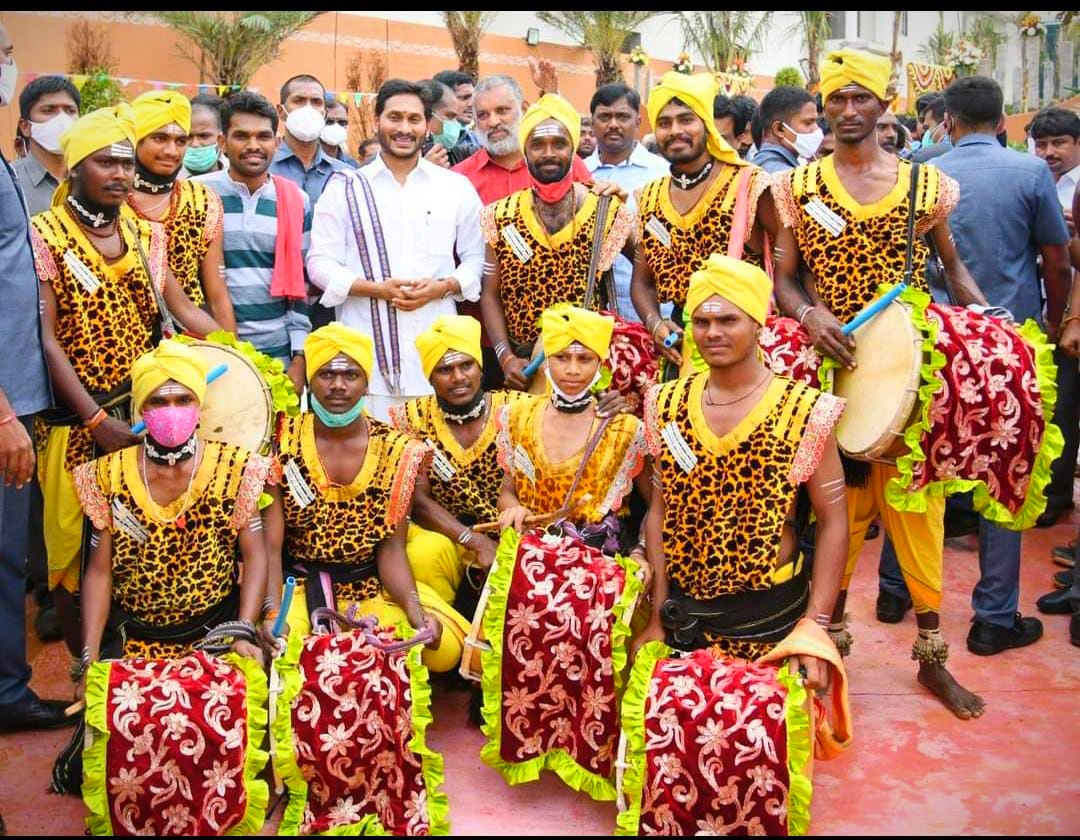 Oggukala : ఏపీ సీఎం జగన్‌ ప్రశంసా.. మురిసిన ఒగ్గు కళాకారులు..