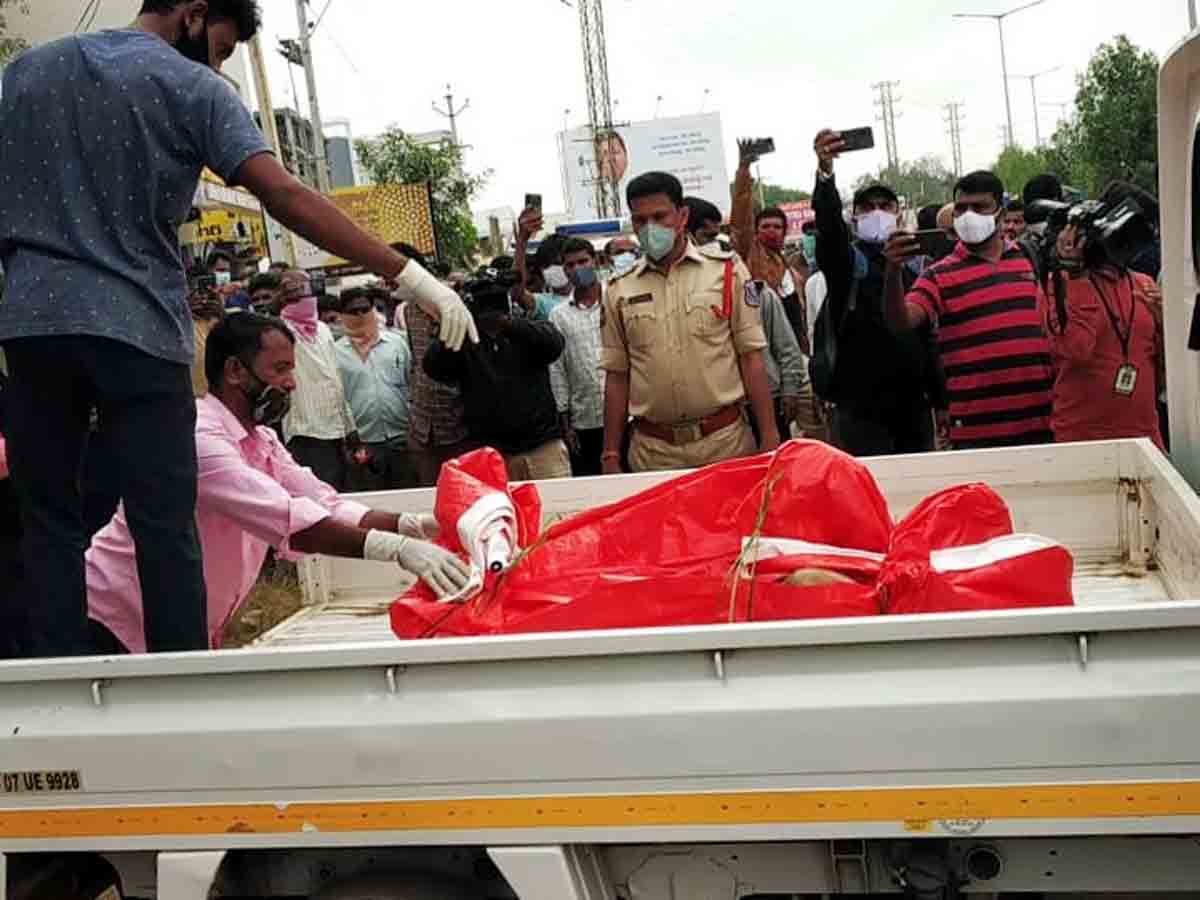 Crime : తలలేని మొండెం.. ఉలిక్కిపడ్డ తుర్కయంజాల్‌..