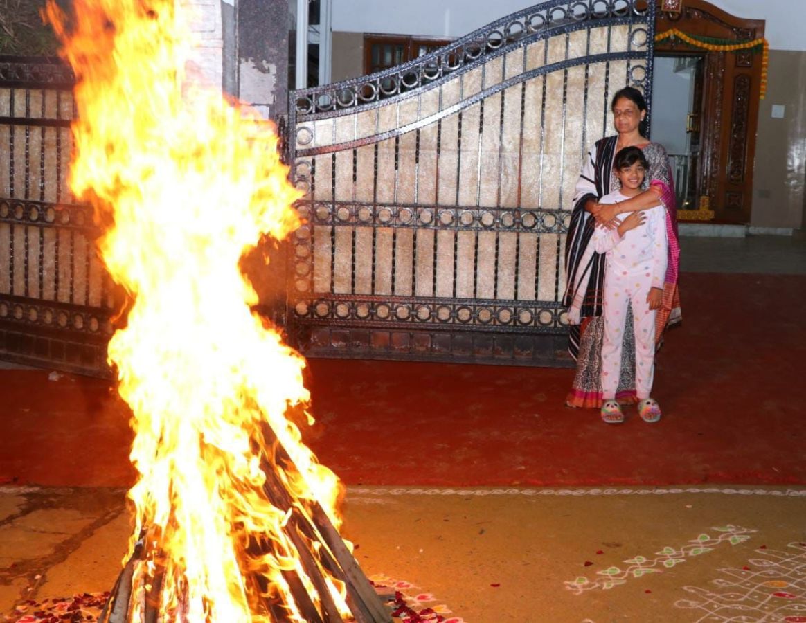 Bhogi panduga | కరోనా కష్టాలు భోగిమంటల్లో దహనం అవ్వాలి : మంత్రి సబితా ఇంద్రారెడ్డి