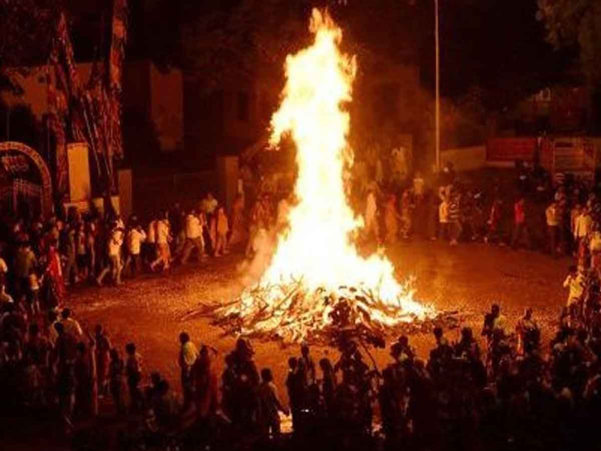 భోగి మంటల్లో ప్రజావ్యతిరేక జీవో ప్రతుల దగ్ధం..