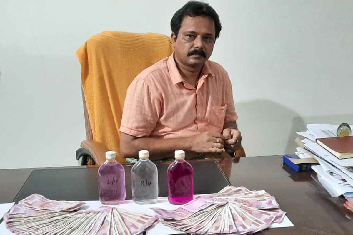 ఉమ్మడి జిల్లాలోని అవినీతి జలగలు..