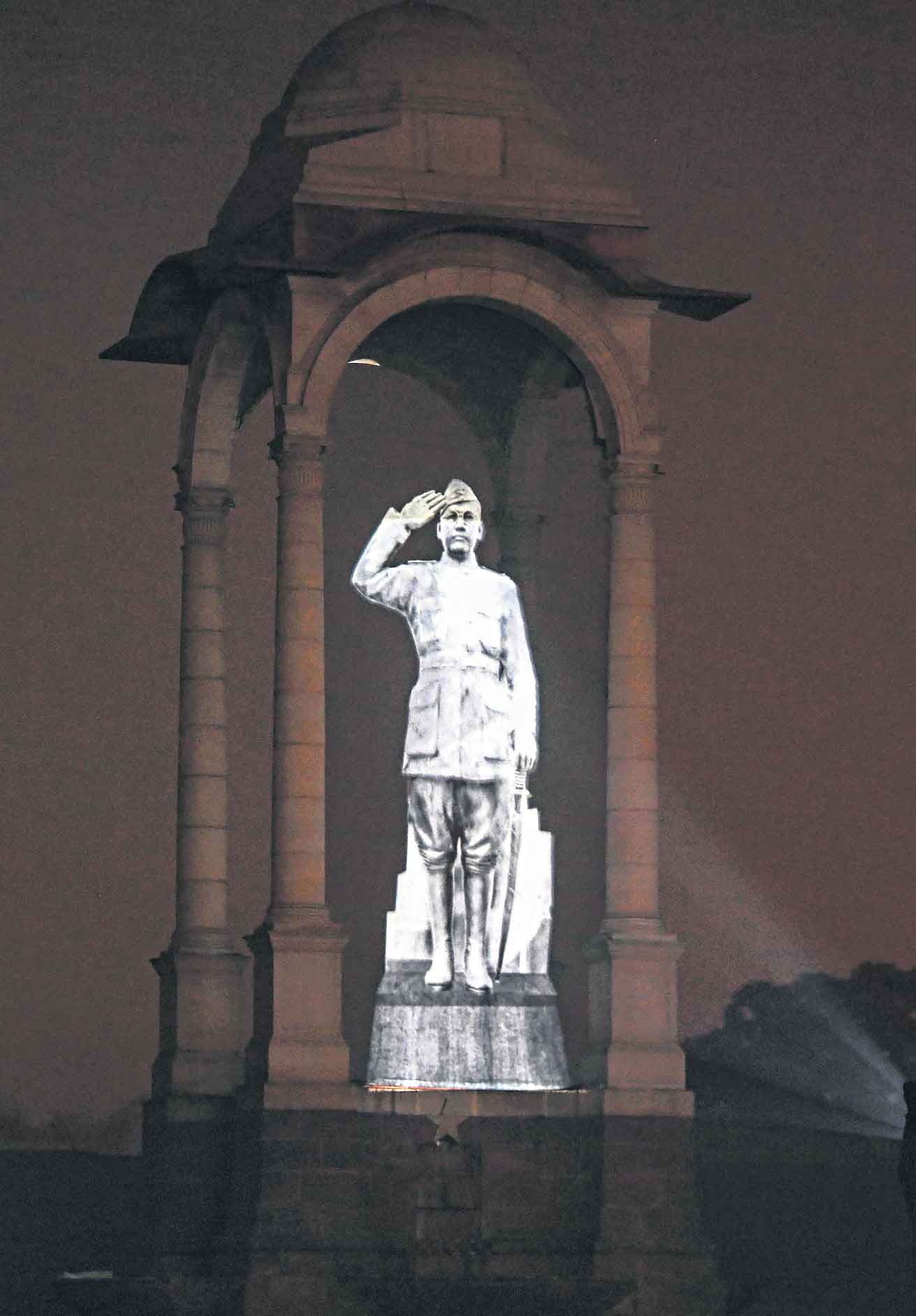 నేతాజీ హోలోగ్రామ్‌ విగ్రహం ఆవిష్కరణ