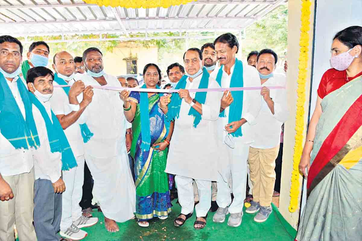 ఫారెస్ట్‌ యూనివర్సిటీతో యువతకు ఉపాధి