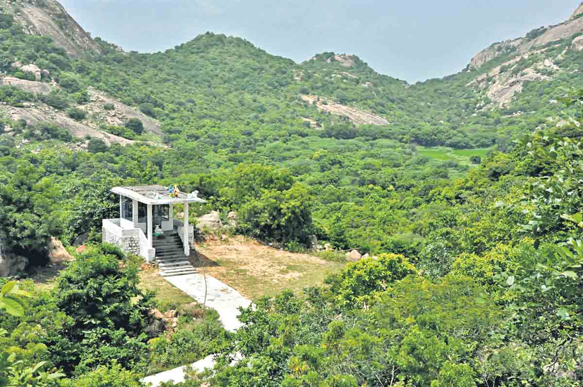 ఎనిమిది కొండల..ఉండ్రుగొండ!