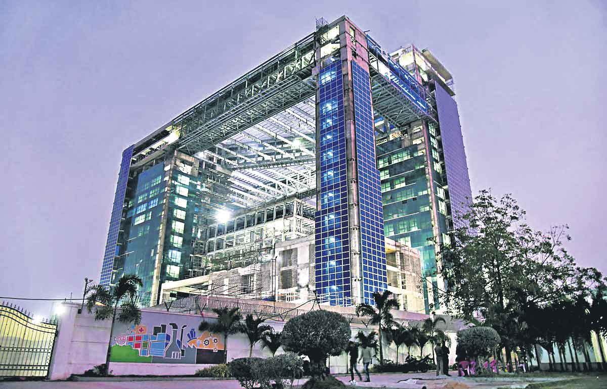 కమాండ్‌ కంట్రోల్‌ సెంటర్‌ ఫిబ్రవరి 15లోగా పూర్తవ్వాలి